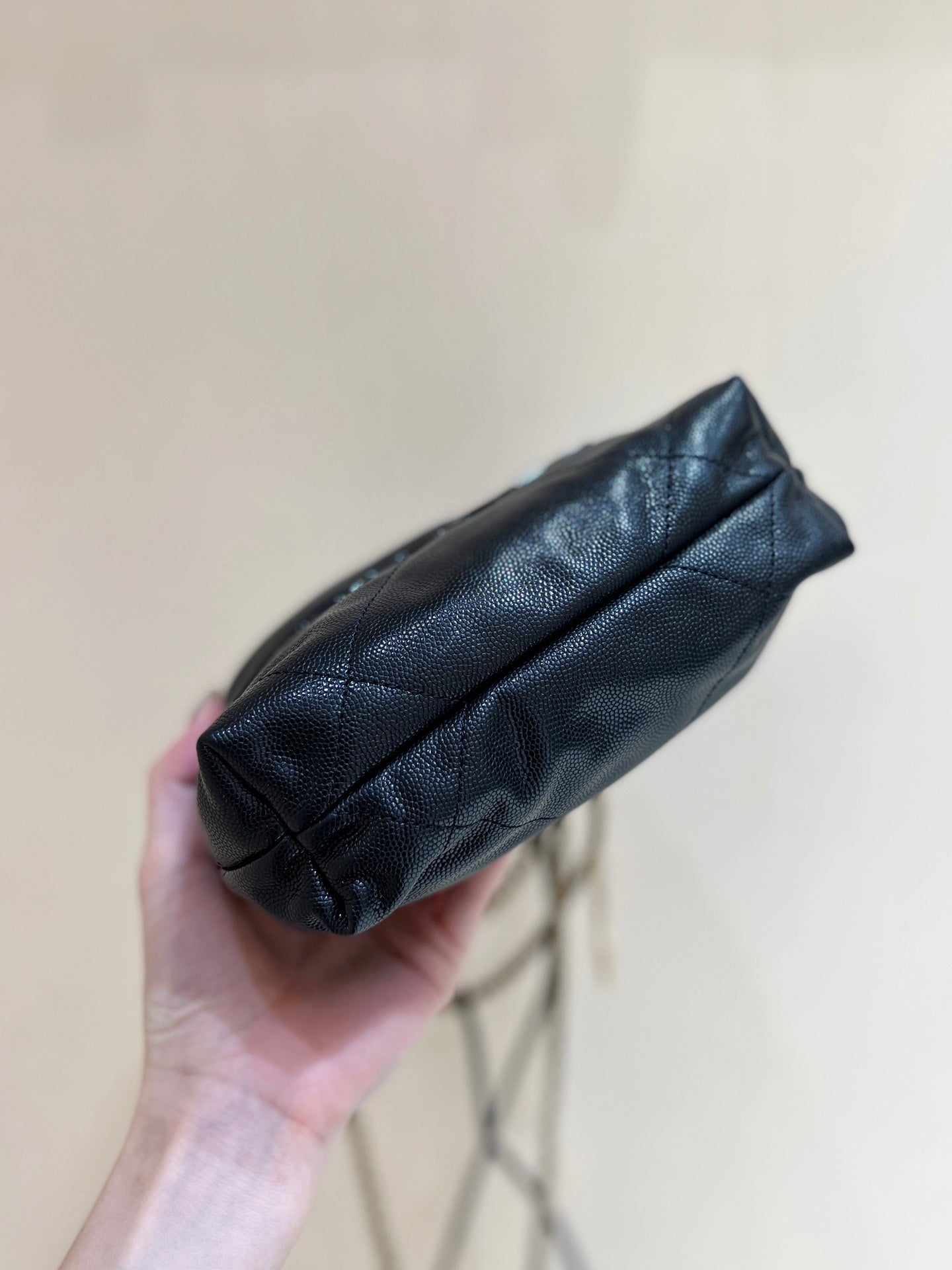 小香家-Chanel 22號手袋 魚子醬皮黑金色 小號