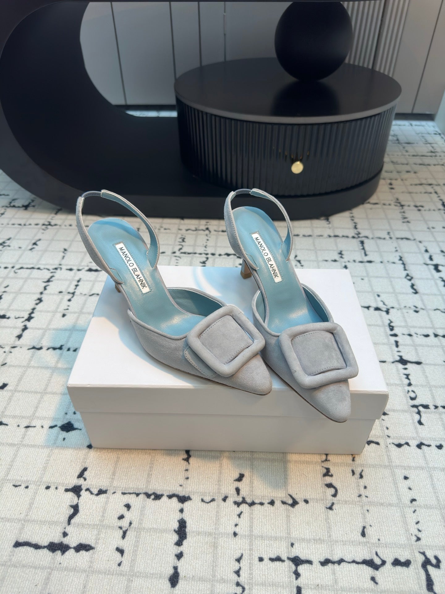 Manolo Blahnik-2024 高跟涼鞋 灰色