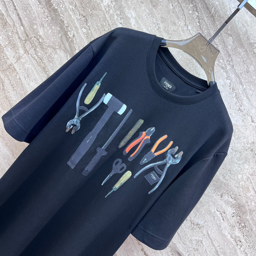 芬F家-2403 24SS春夏新款工具印花圓領短袖TEE 藍色