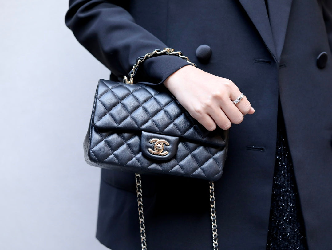 小香家-Chanel CF Mini 經典皮革穿繞雙c Logo 黑色