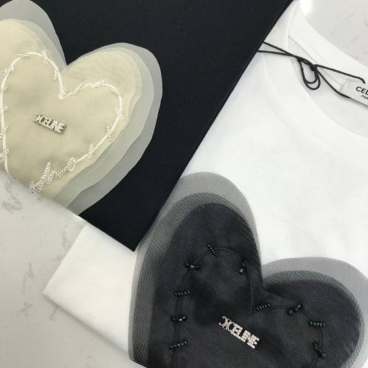 賽C家-2404 紗布愛心手珠釘鑽logo圓領短袖T 兩色