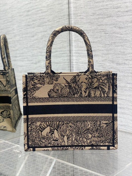 迪D家-Book Tote 2023春夏系列 老虎刺繡 杏色 小號