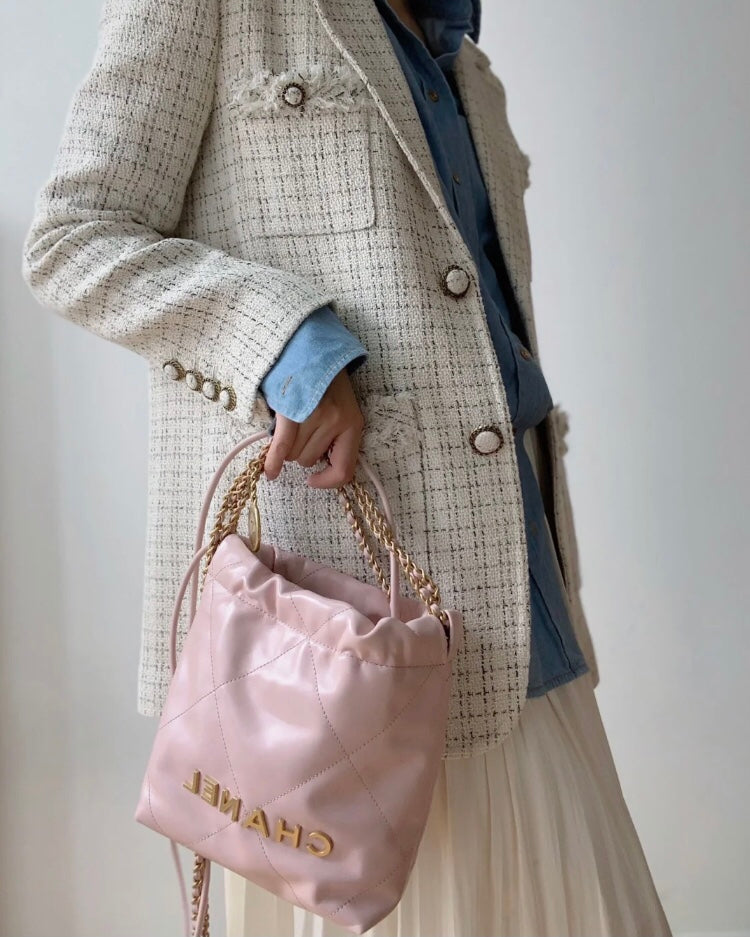 小香家-2023春夏新款 22BAG Mini 粉色 上身圖