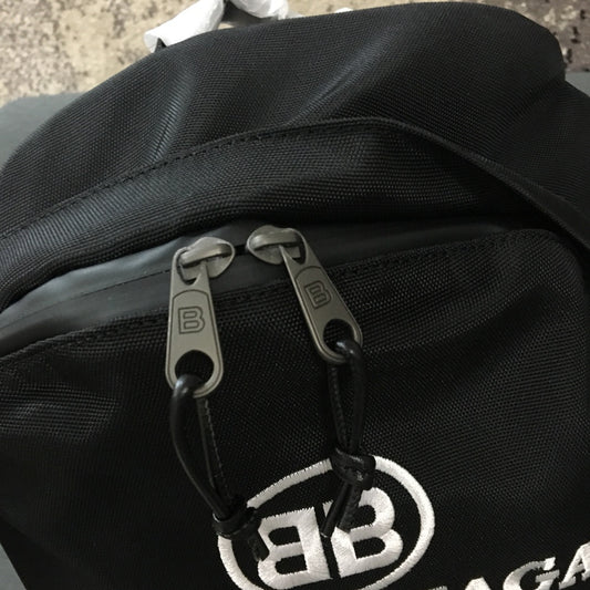 巴黎世-雙肩後背包 男女同款 BB經典LOGO 白
