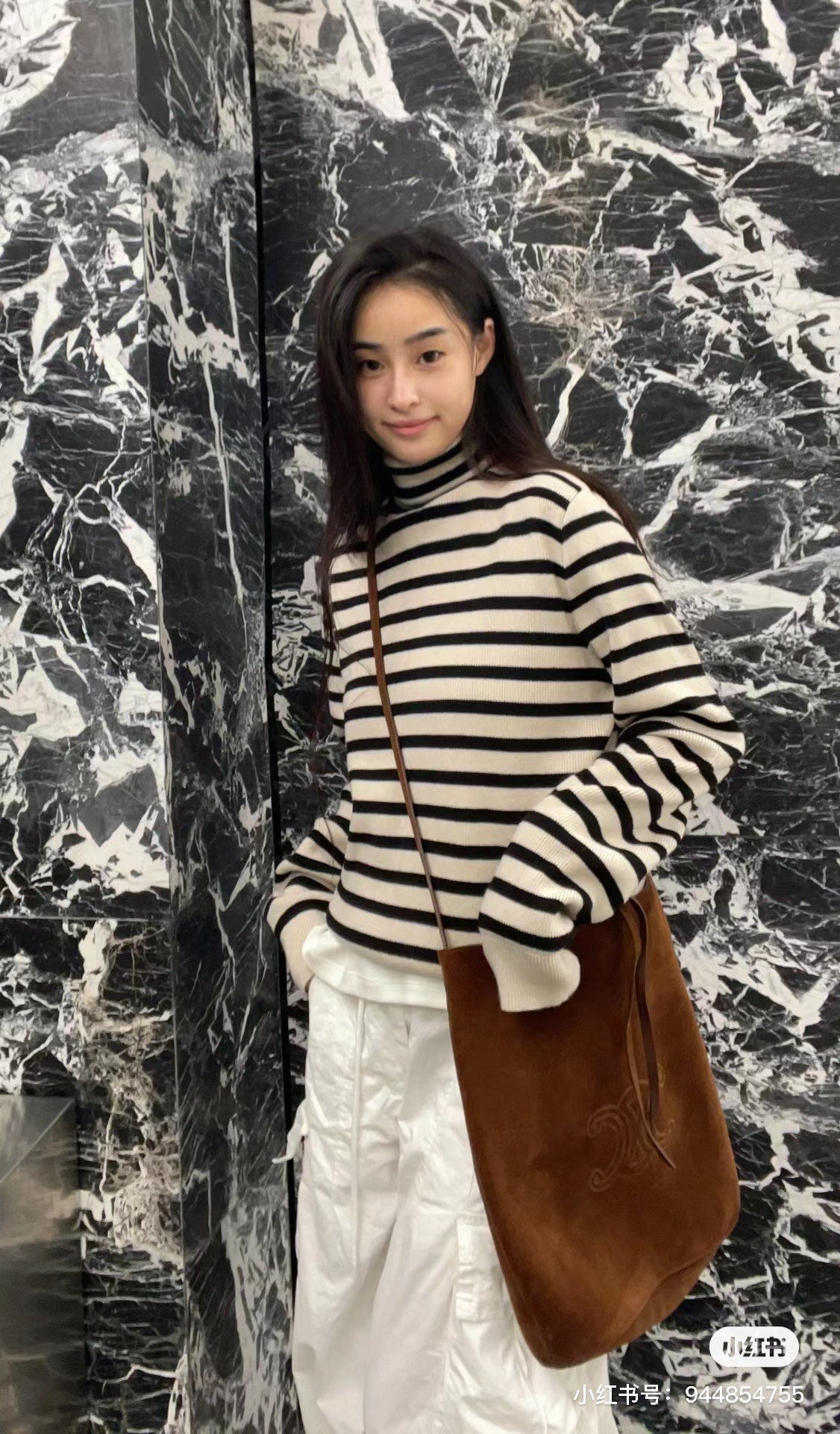 賽c家-Celine 經典標誌 麂皮水桶包 棕色