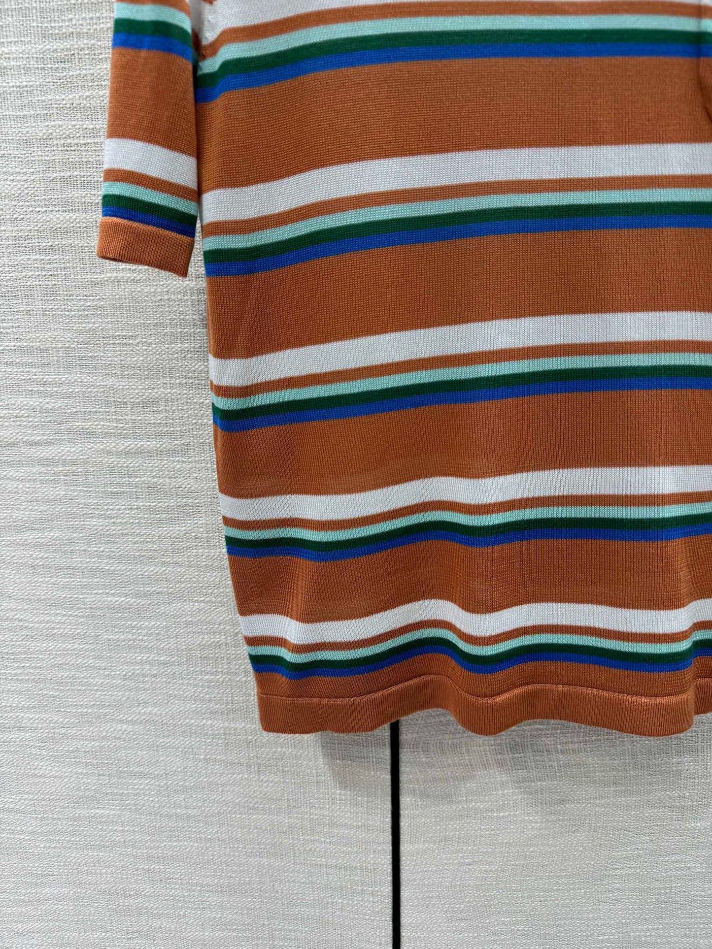 穆M家-2404 復古彩條口袋短袖TEE 棕色