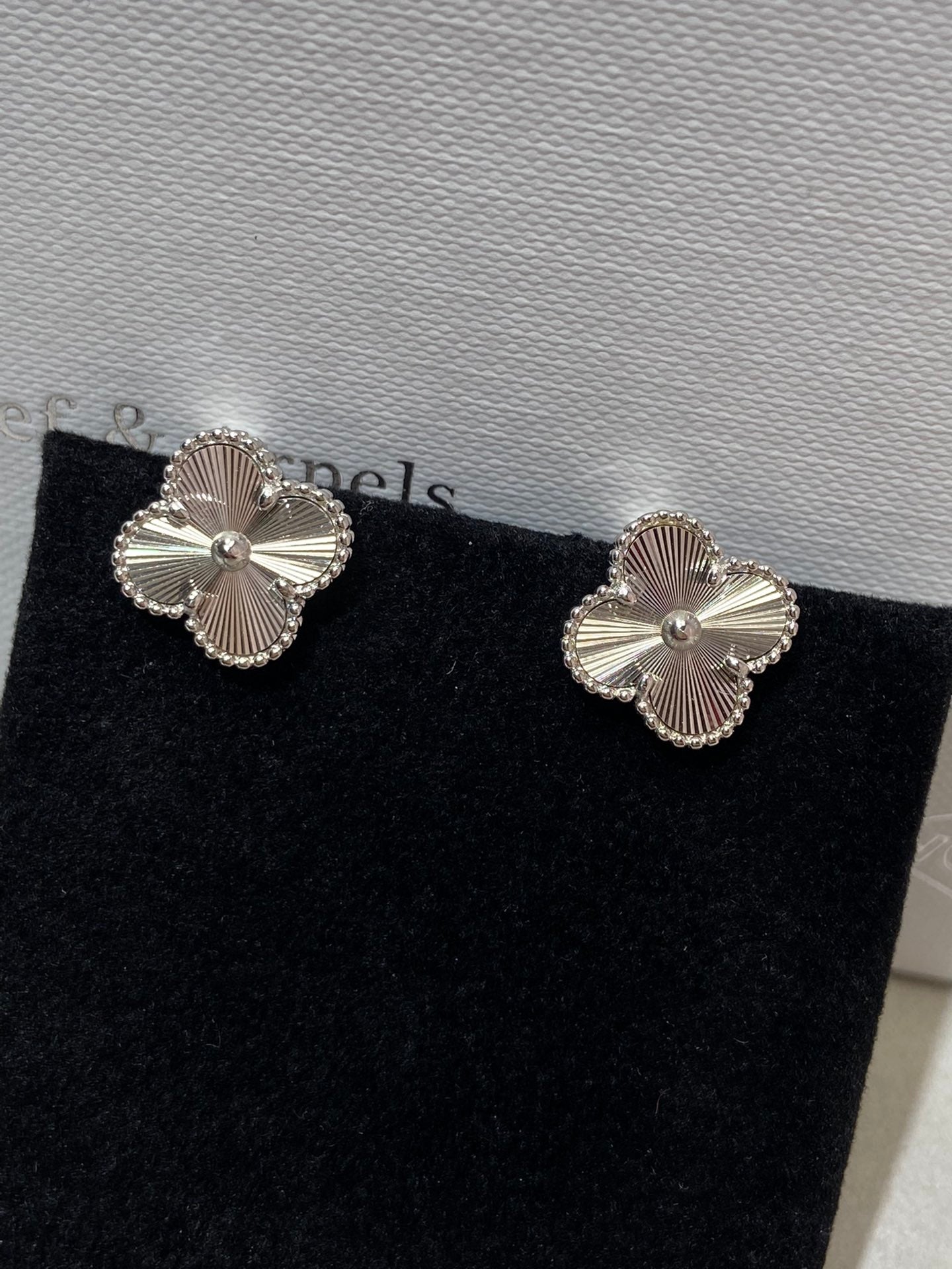 梵克V 耳環012 Chuchu Boutique 梵克V 耳環012 Chuchu Boutique