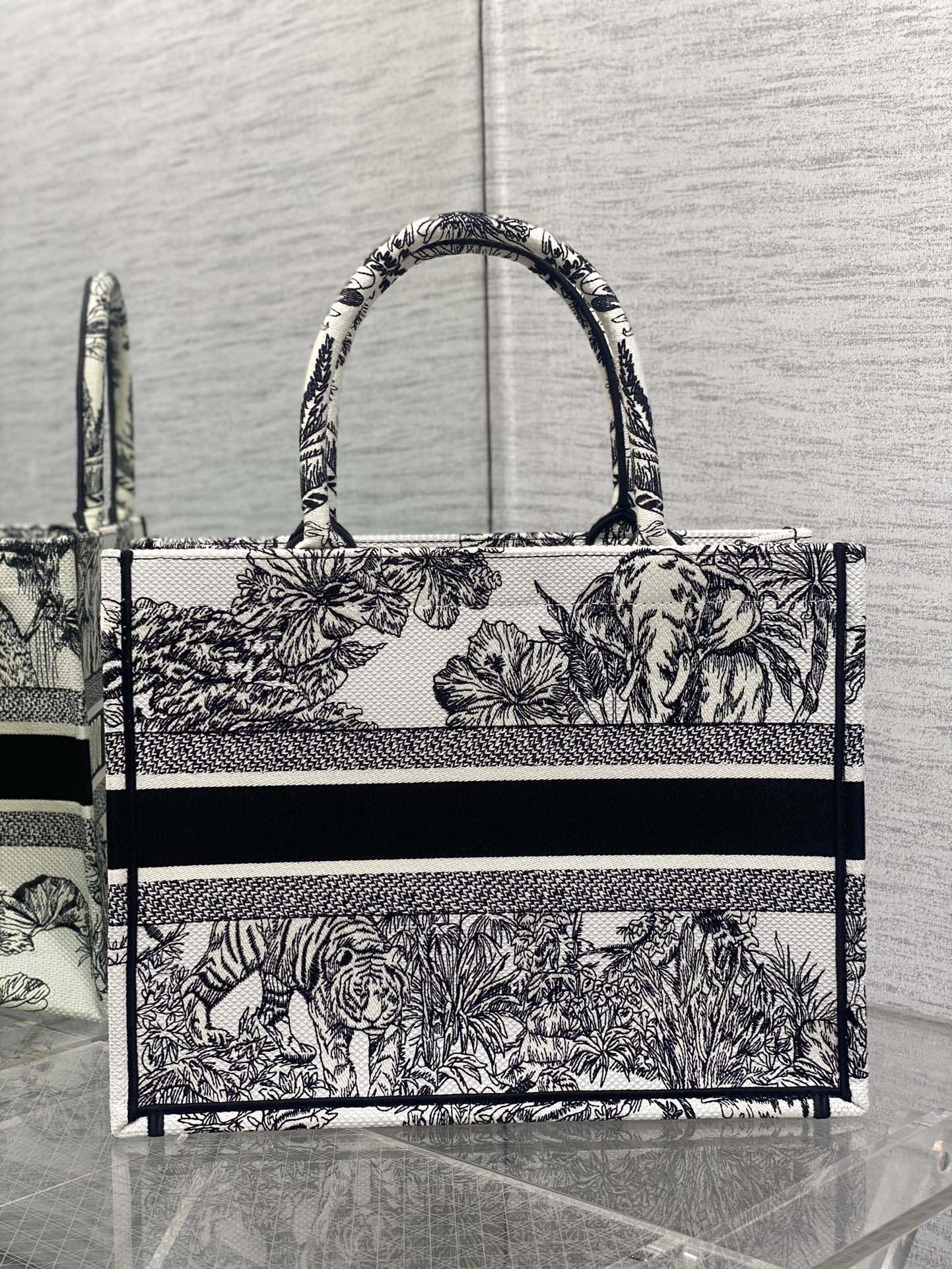 迪D家-Book Tote 2023春夏系列 老虎刺繡 白色 中號