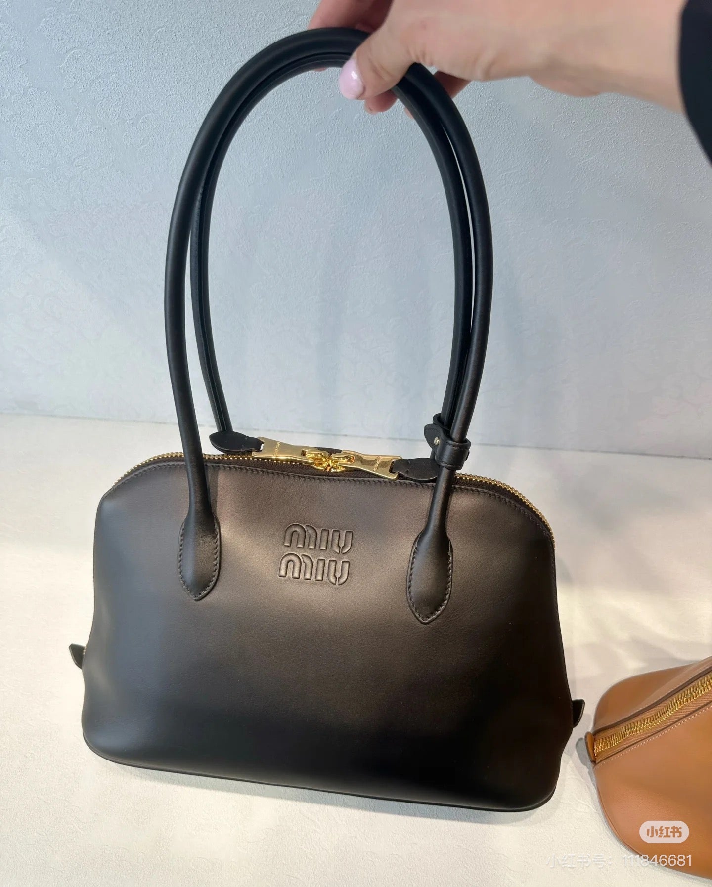 穆M家-5BA290長柄貝殼包 黑色