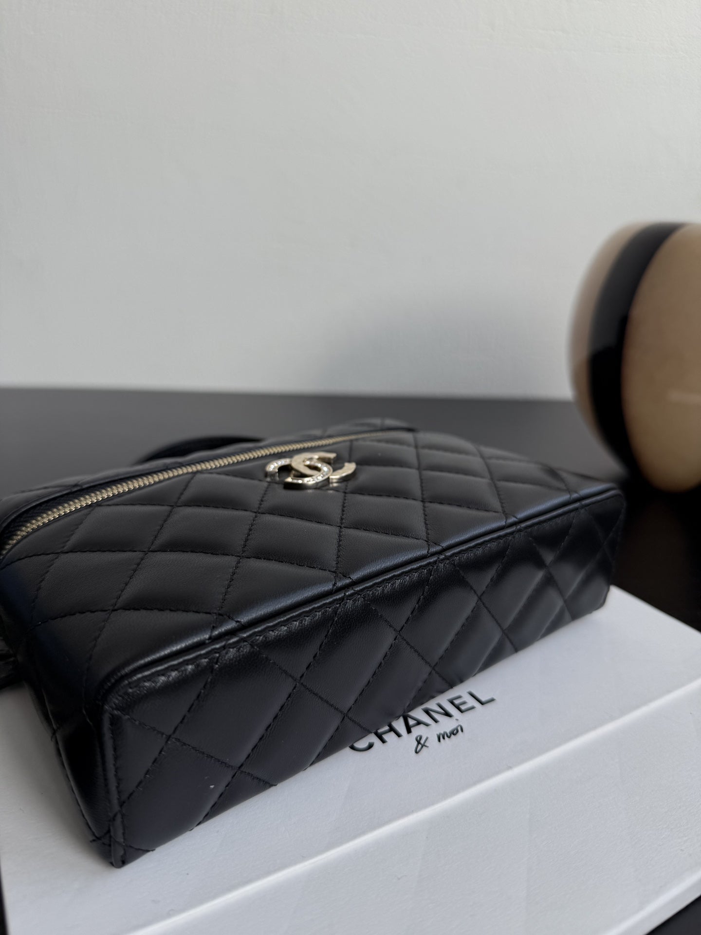 小香家-25C LP羊皮飯盒包 黑色