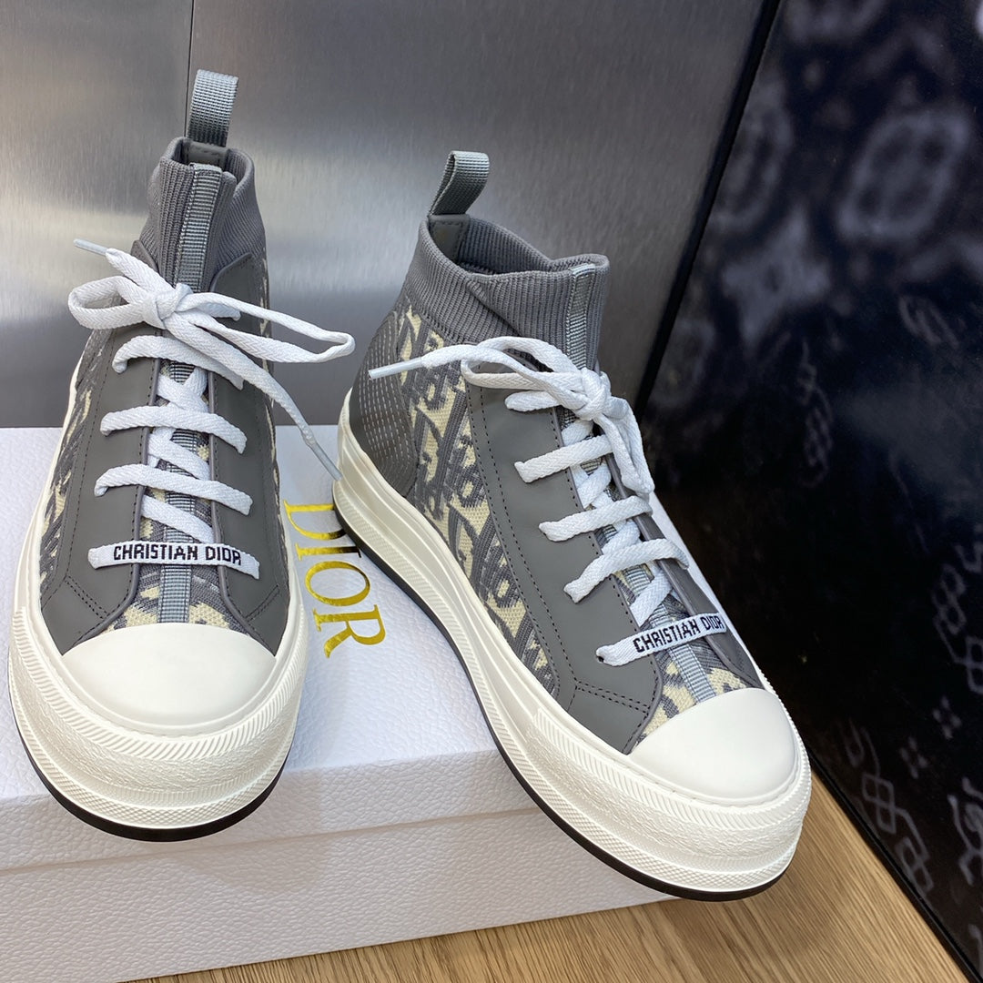 迪D家-2023秋冬新款 Walk'n厚底綁帶高筒休閒鞋 男女同款 深灰色
