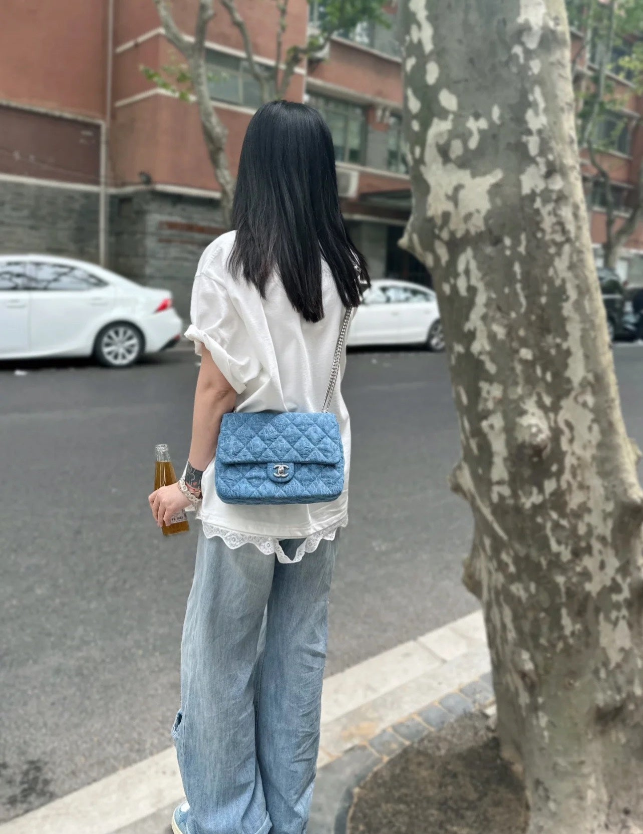 小香家-2023春夏系列 丹寧牛仔山茶花愛心扣 方胖子 淺藍銀扣 24CM