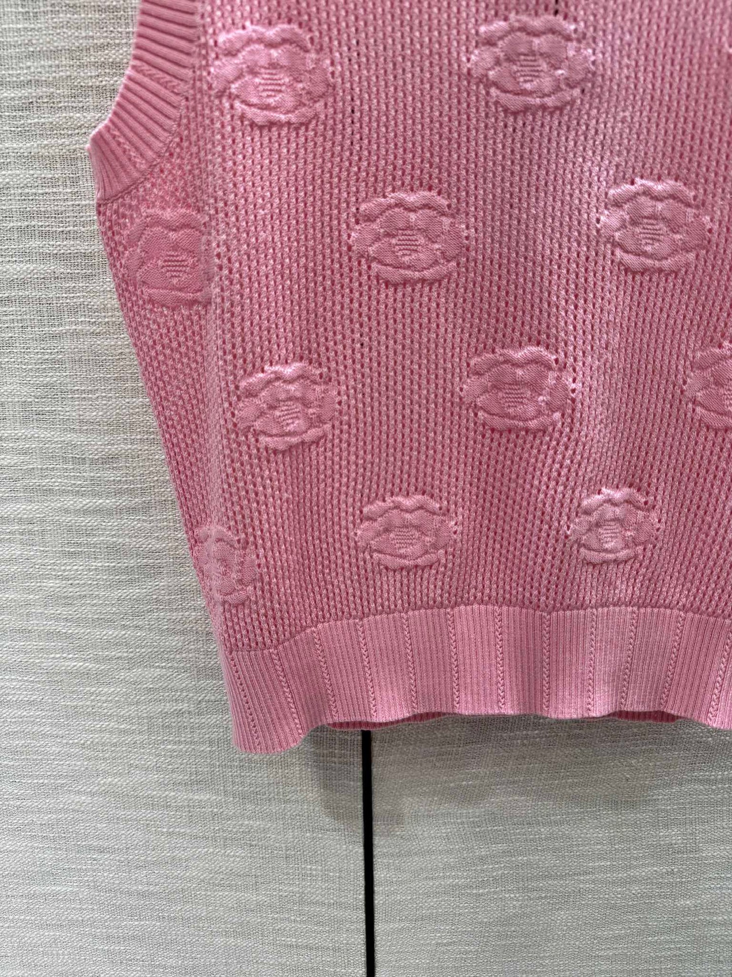 小香家-2403 山茶花鏤空針織背心 粉色