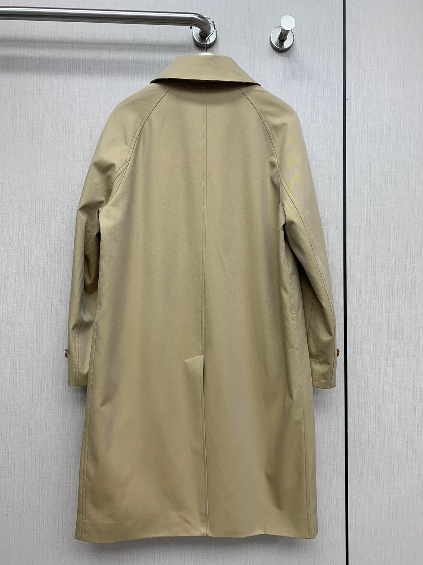 巴B家-2403 卡姆登版型輕便風衣 卡其色