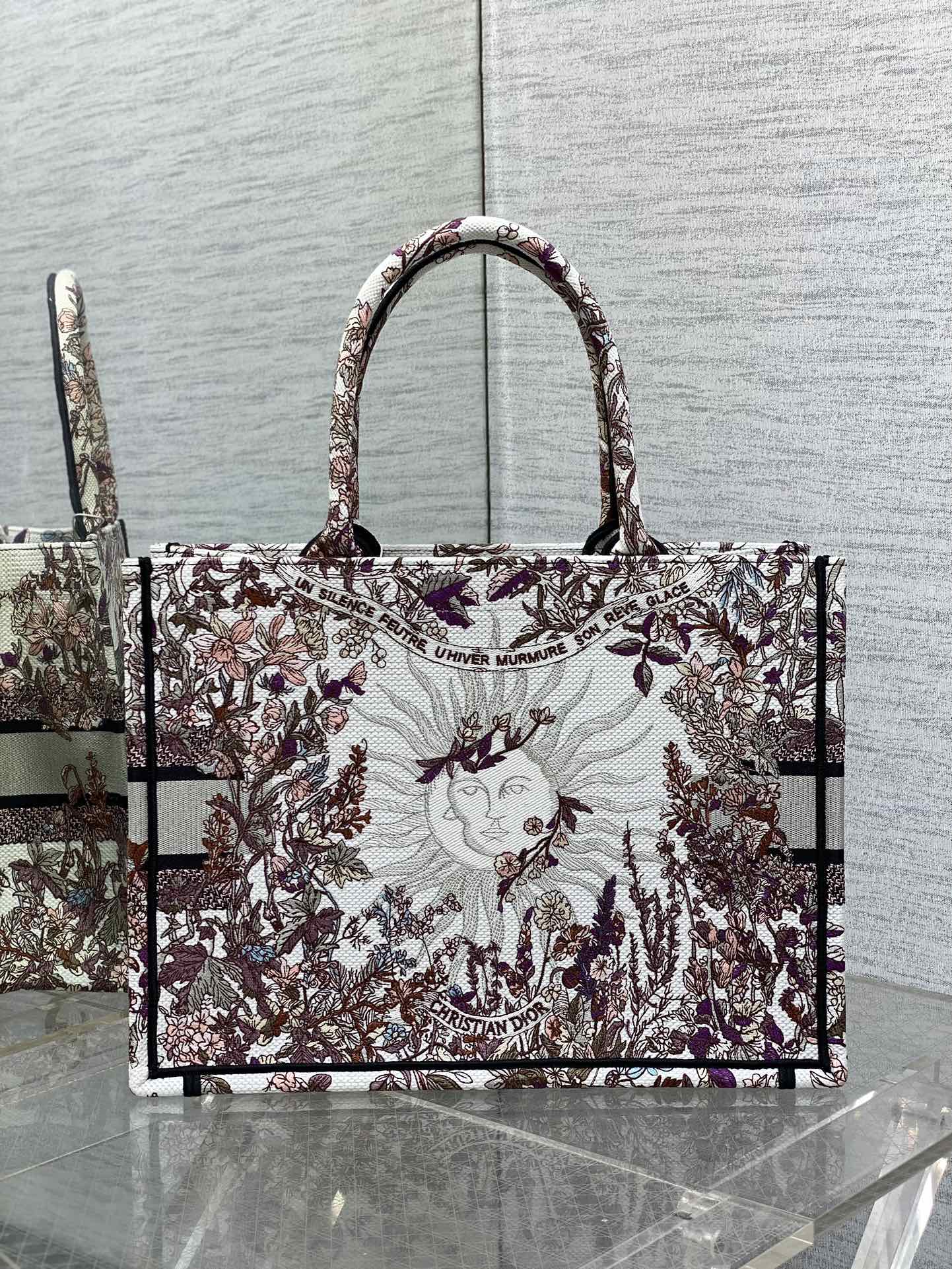 迪D家-2024春夏系列 Book Tote 太陽刺繡 白灰色 中號