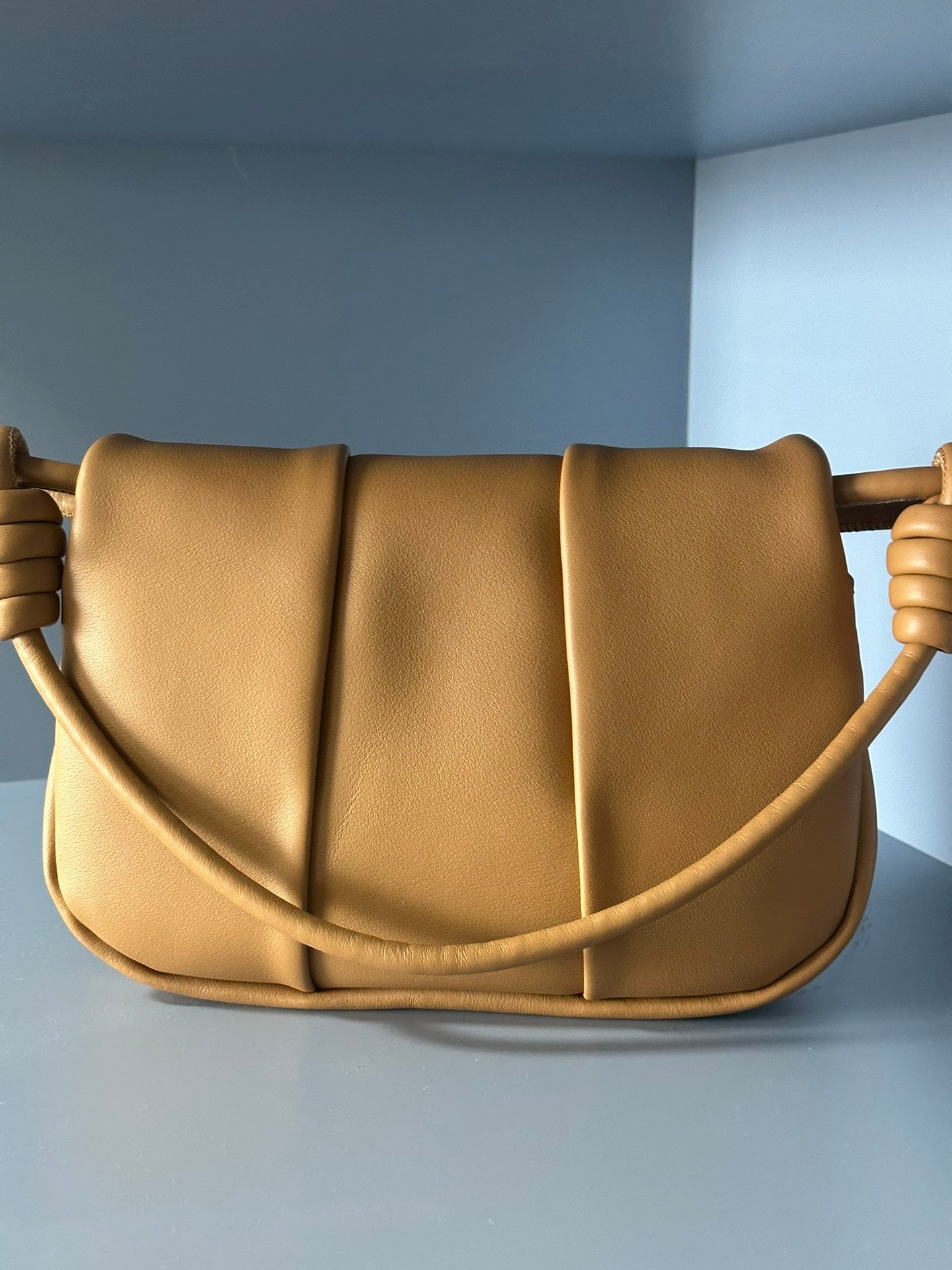 羅L威-paseo腋下包 焦糖色