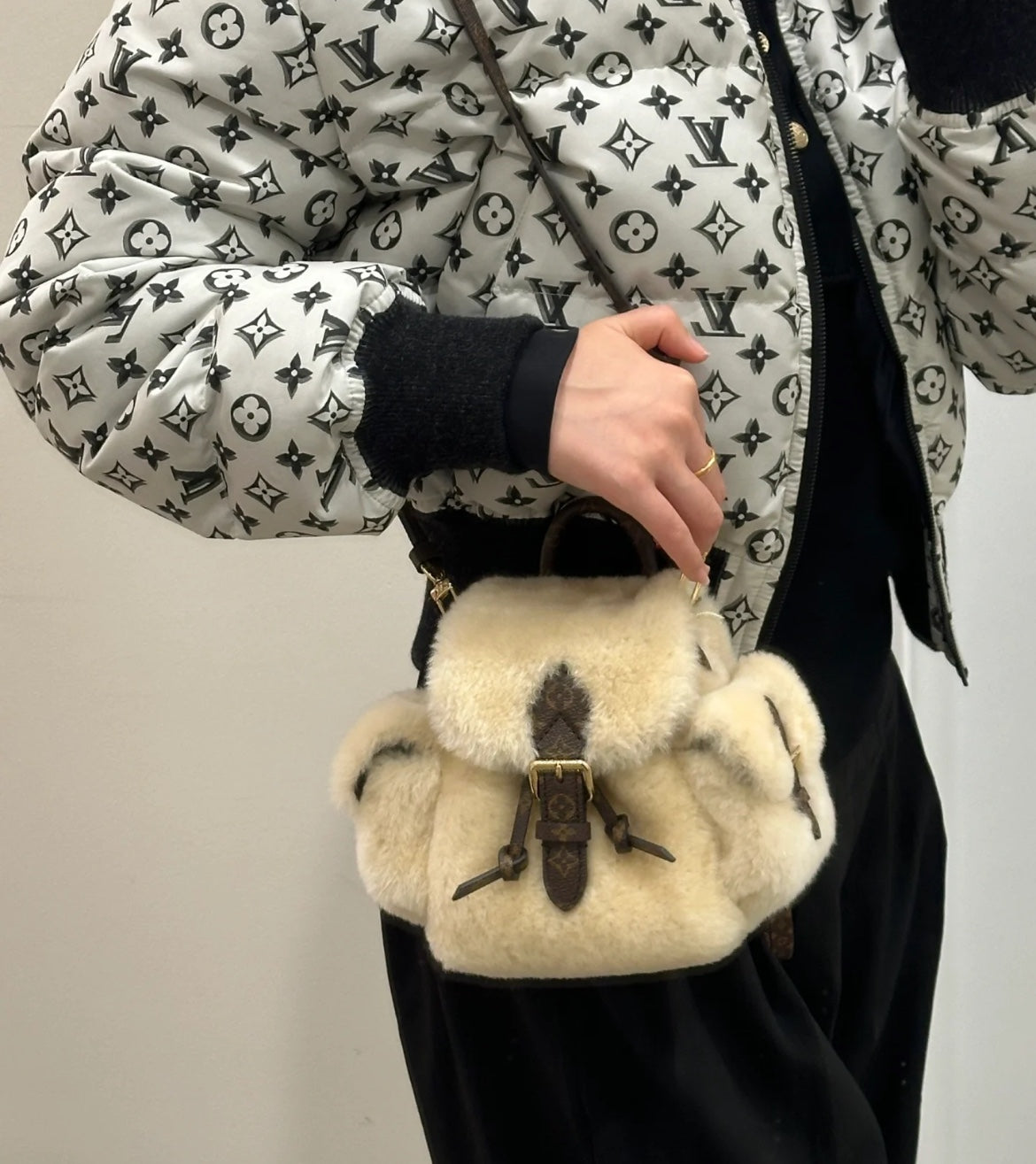路L家-m11919 NANO TEDDY羊羔毛雙肩包 白色