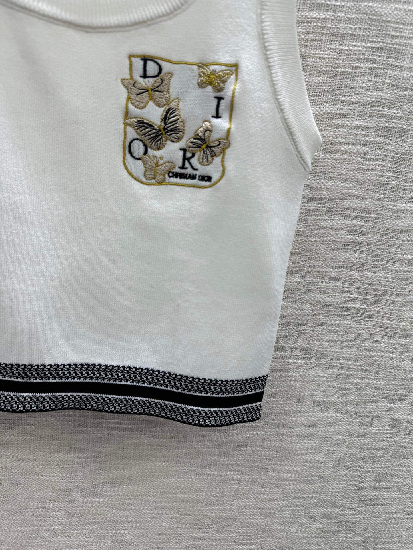 迪D家-2403 刺繡蝴蝶圓領針織背心 白色