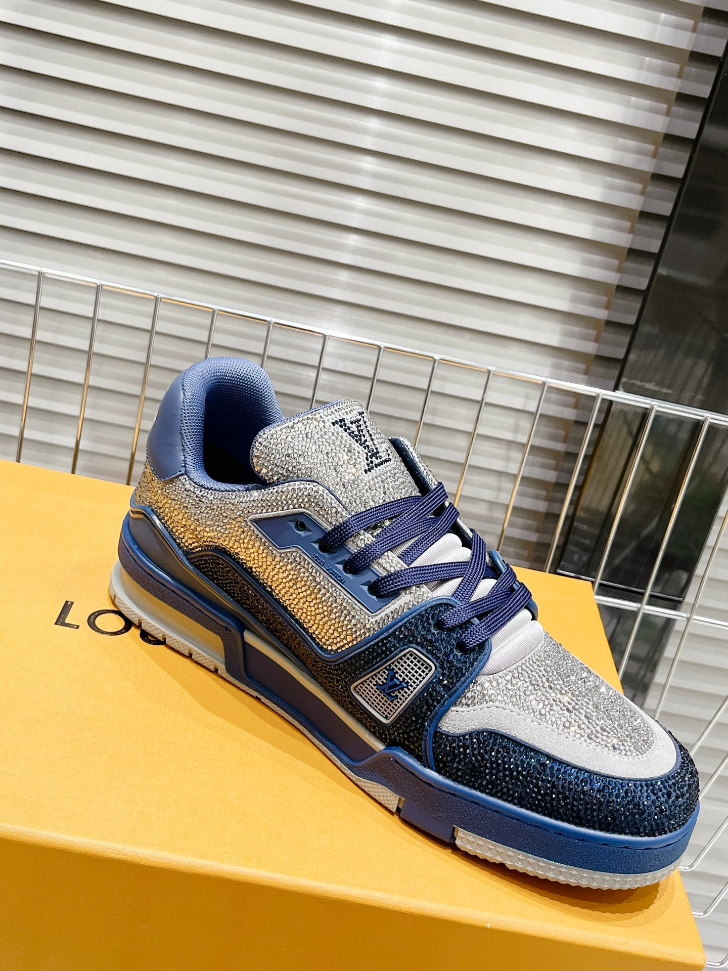 路L家-Trainer運動鞋 板鞋 亮面藍銀色 男女同款