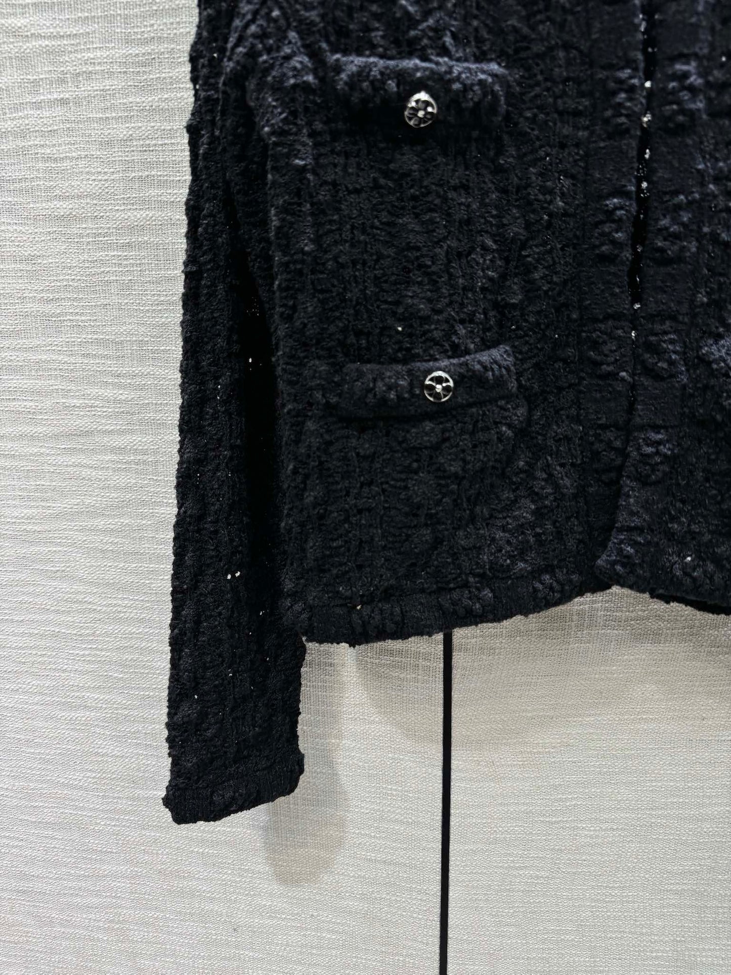 小香家-2403 24早春最新系列鏤空絞花針織開襟衫 黑色