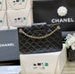 小香家-Chanel 24c 復古皮穿鏈菱格紋 經典元素腋下包 黑色