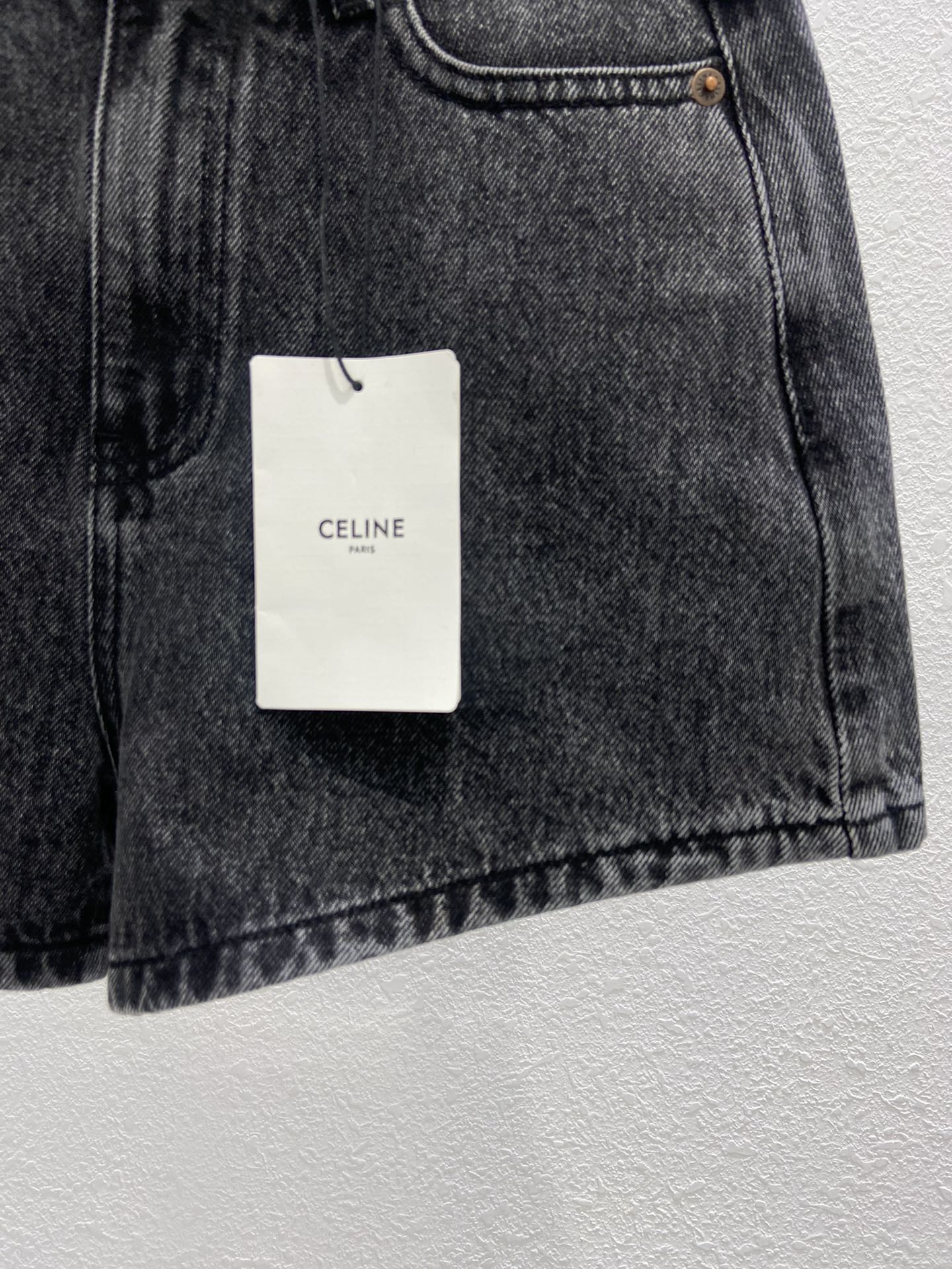 賽C家-2404 後袋刺繡牛仔短褲 黑色