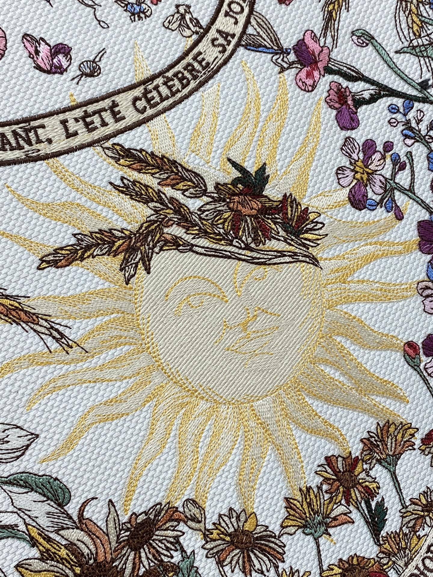 迪D家-2024春夏系列 Book Tote 太陽刺繡 白紫色 大號