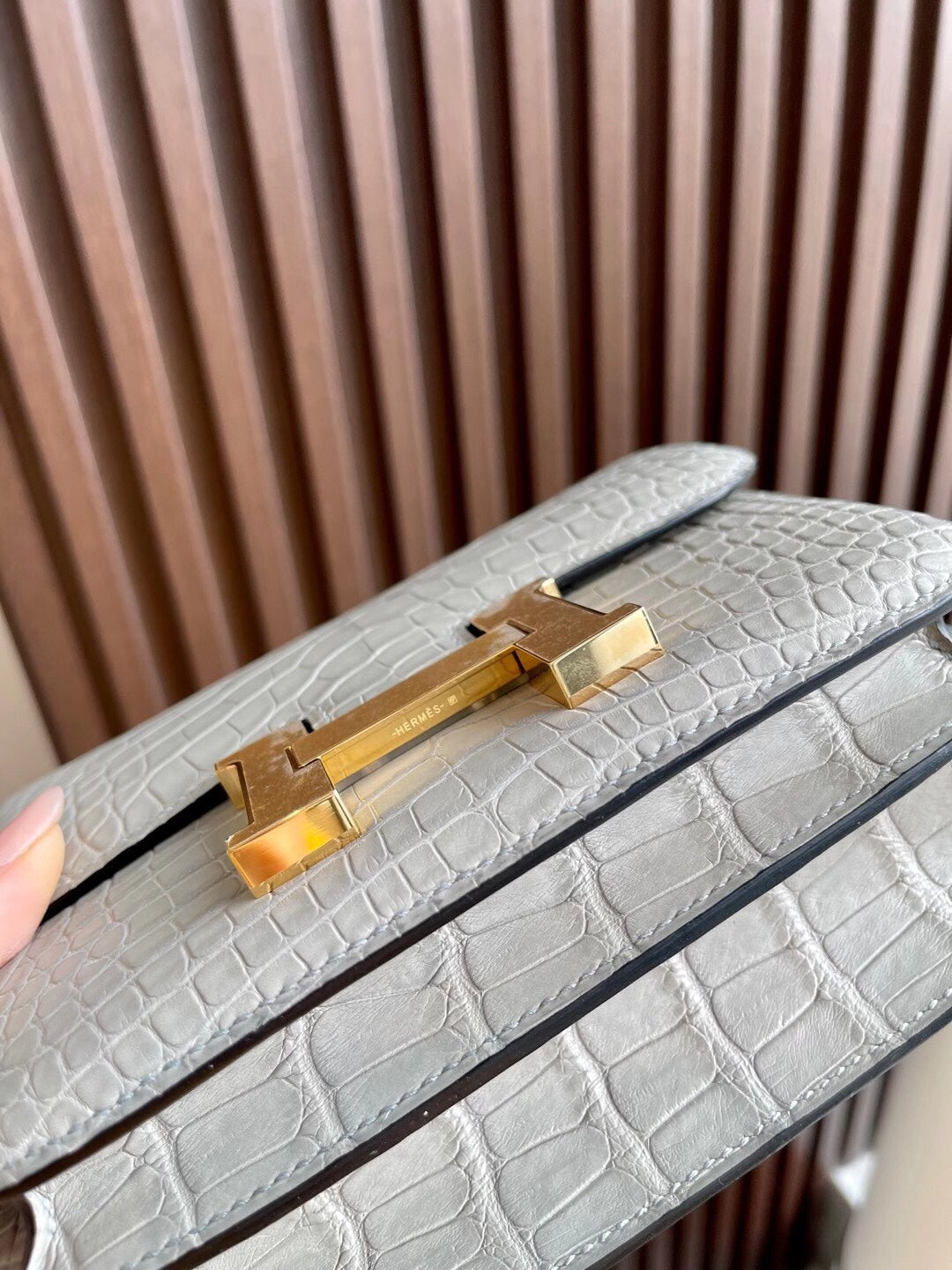 小愛款-Constance Mini 霧面鱷魚 珍珠灰 金扣