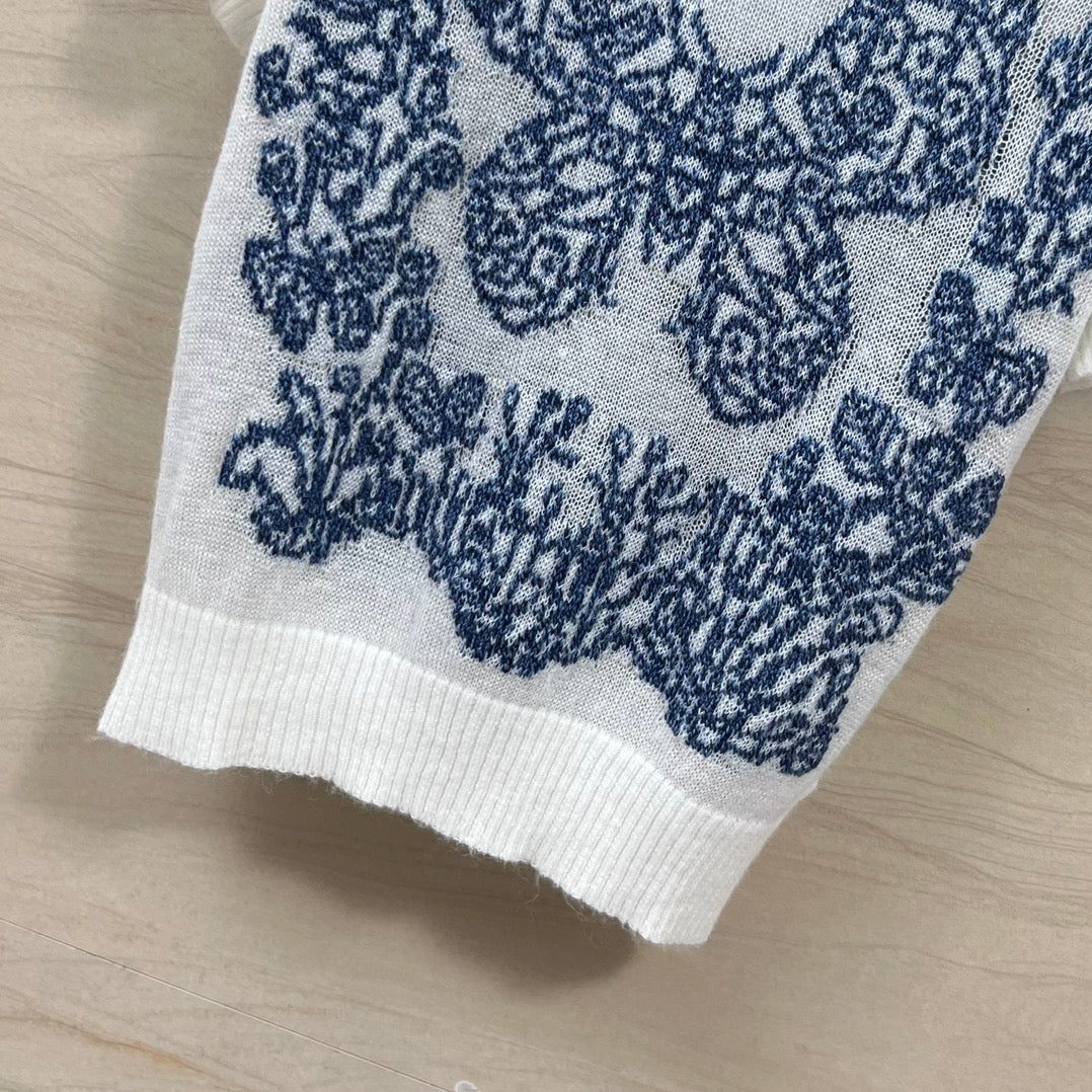 迪D家-2403 24早春新品重工蝴蝶花卉刺繡羊絨針織短袖上衣 白色