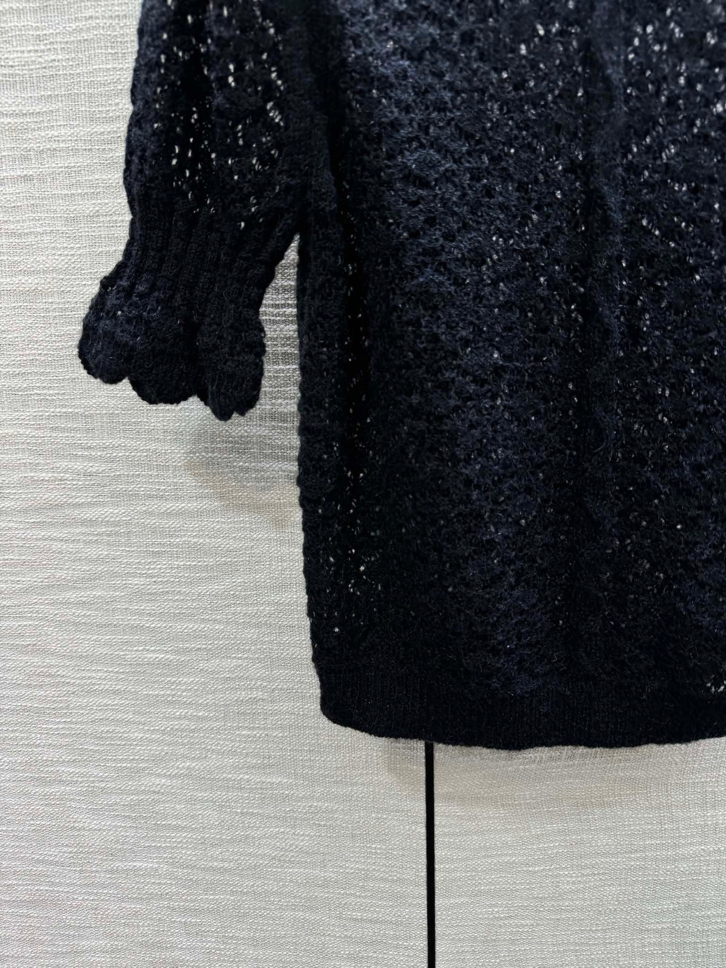 小香家-2403 24早春最新鏤空鉤花燈籠袖針織短袖上衣