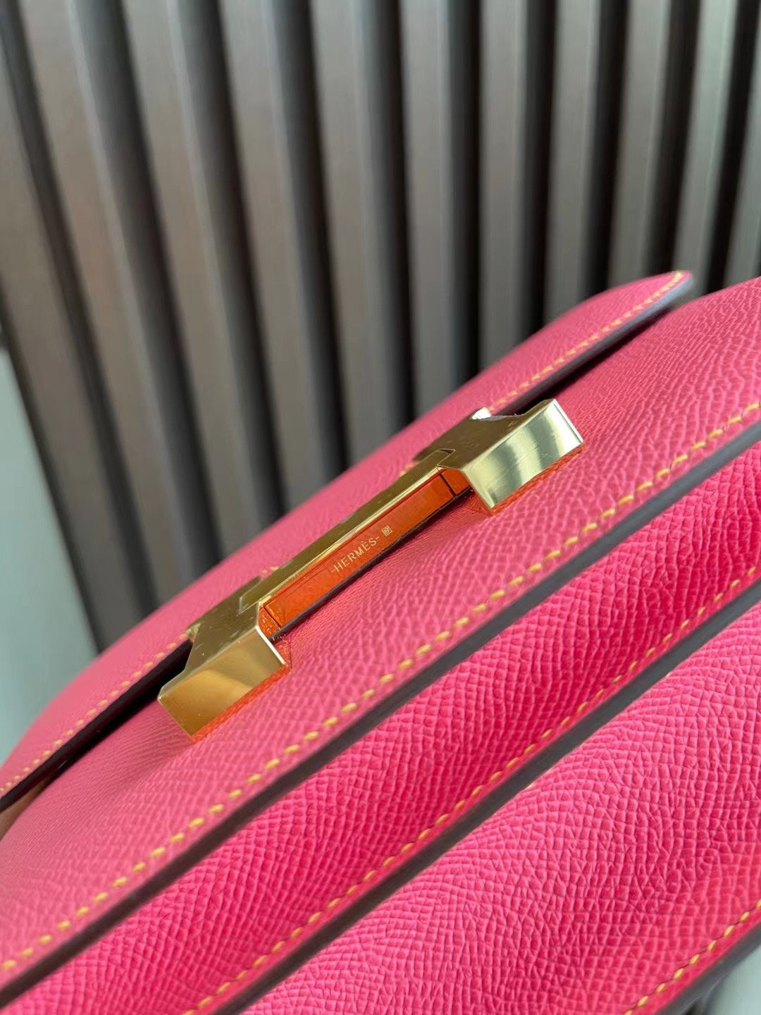 小愛款-Constance 19 唇膏粉拼黑色黃色線 金扣