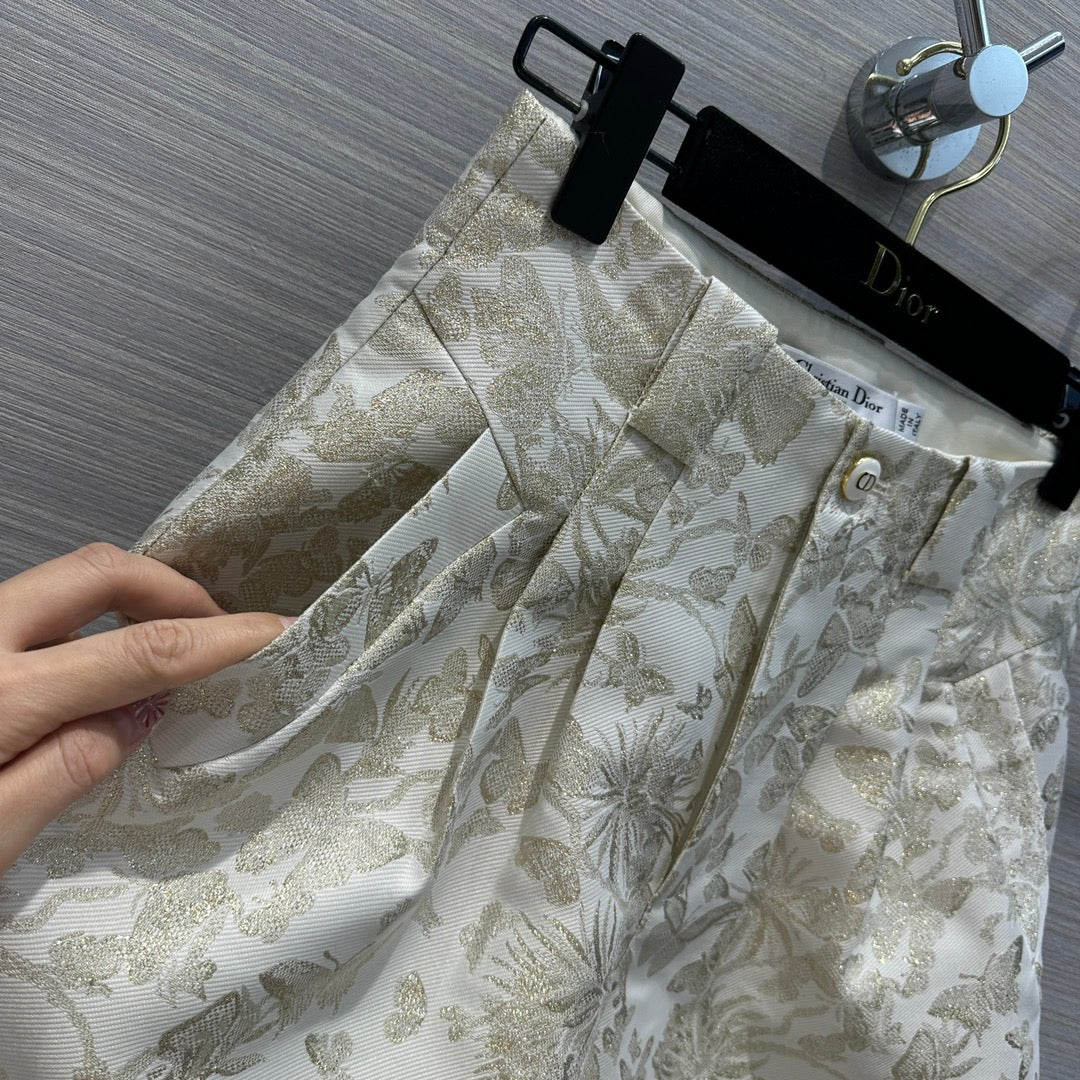 迪D家-2403 24早春度假蝴蝶花元素經典百搭高腰小短褲 杏色