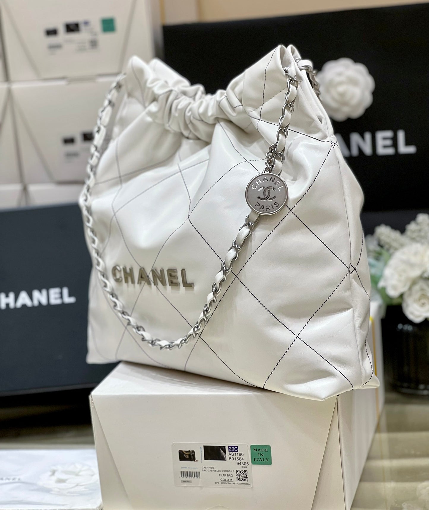小香家-2023早春度假系列 22Bag 中號 白色配黑線