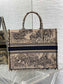 迪D家-Book Tote 2023春夏系列 老虎刺繡 杏色 大號