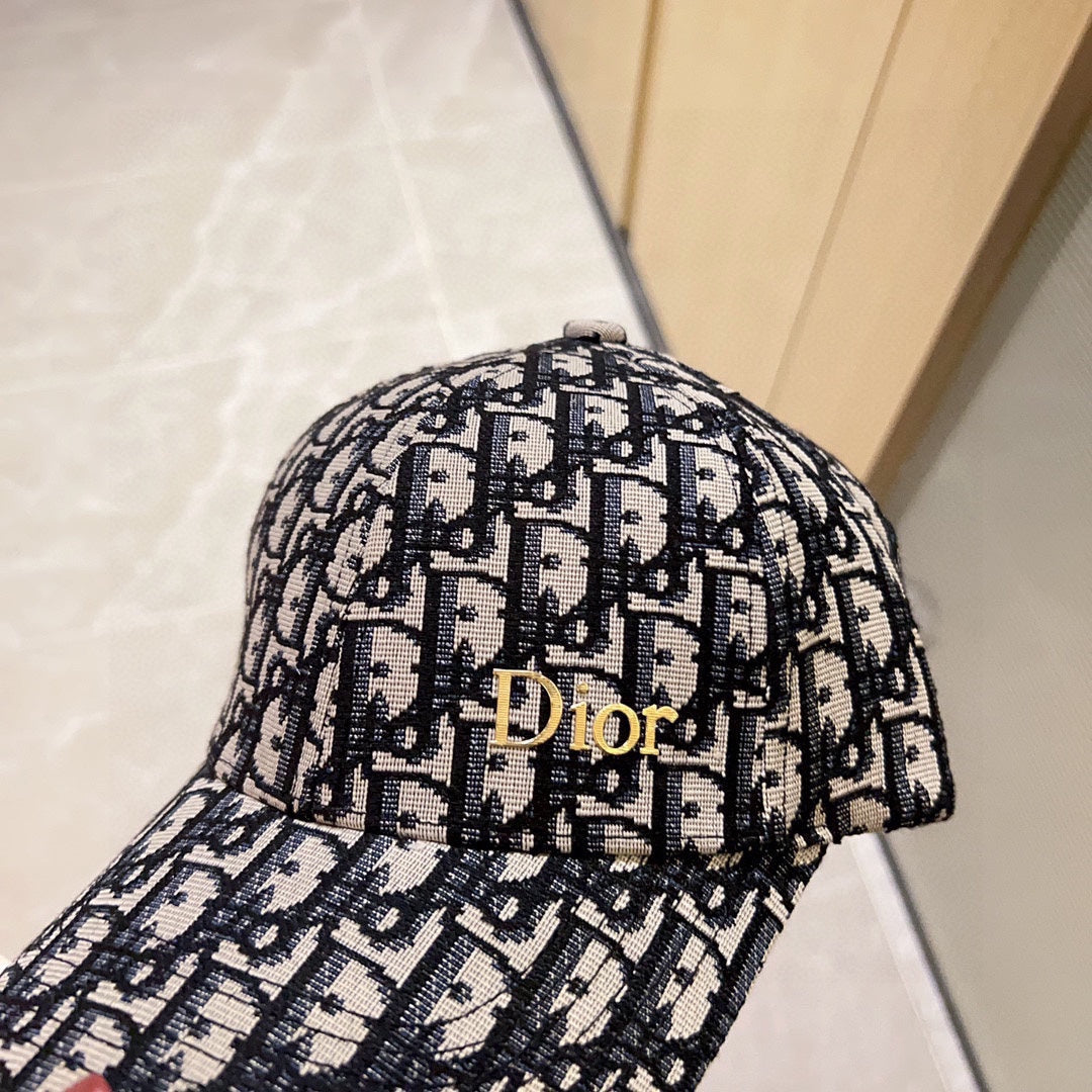 迪D家-新款經典老花刺繡棒球帽 米黑色