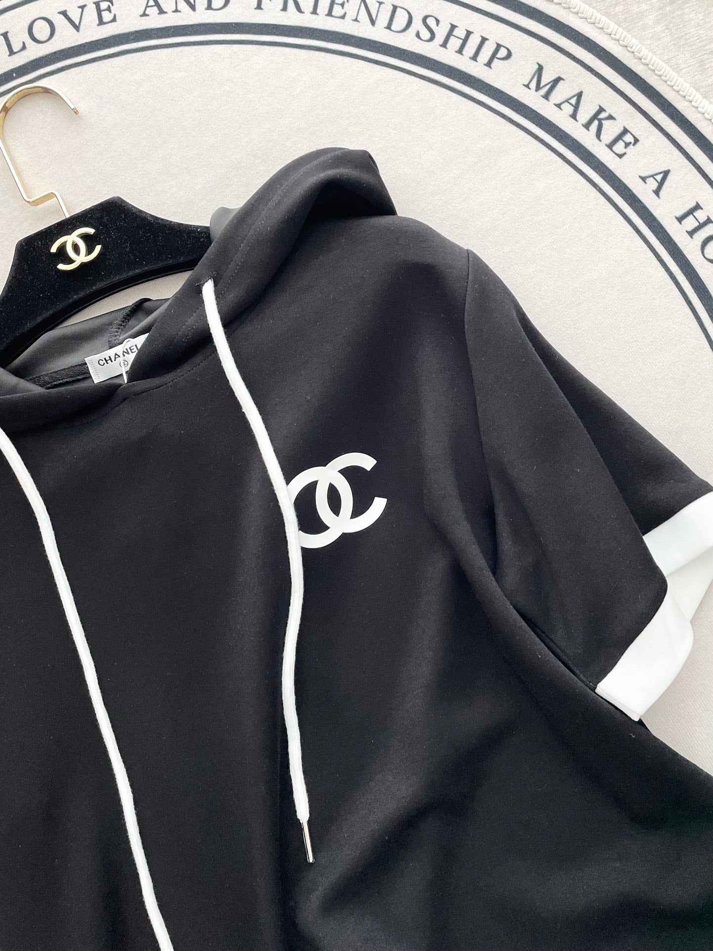 小香家-2403 中古撞色連帽短袖短褲套裝 黑色