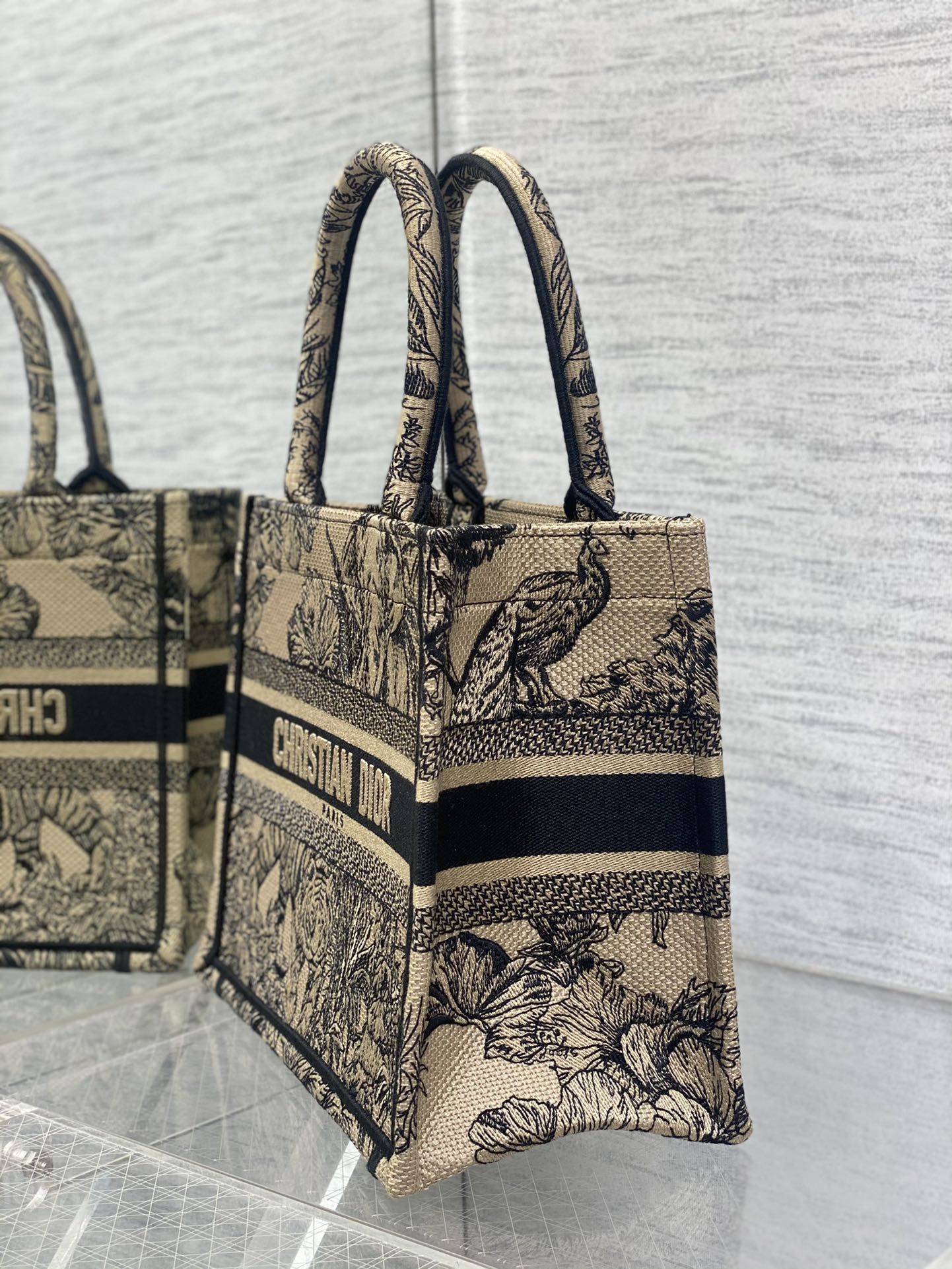 迪D家-Book Tote 2023春夏系列 老虎刺繡 杏色 小號