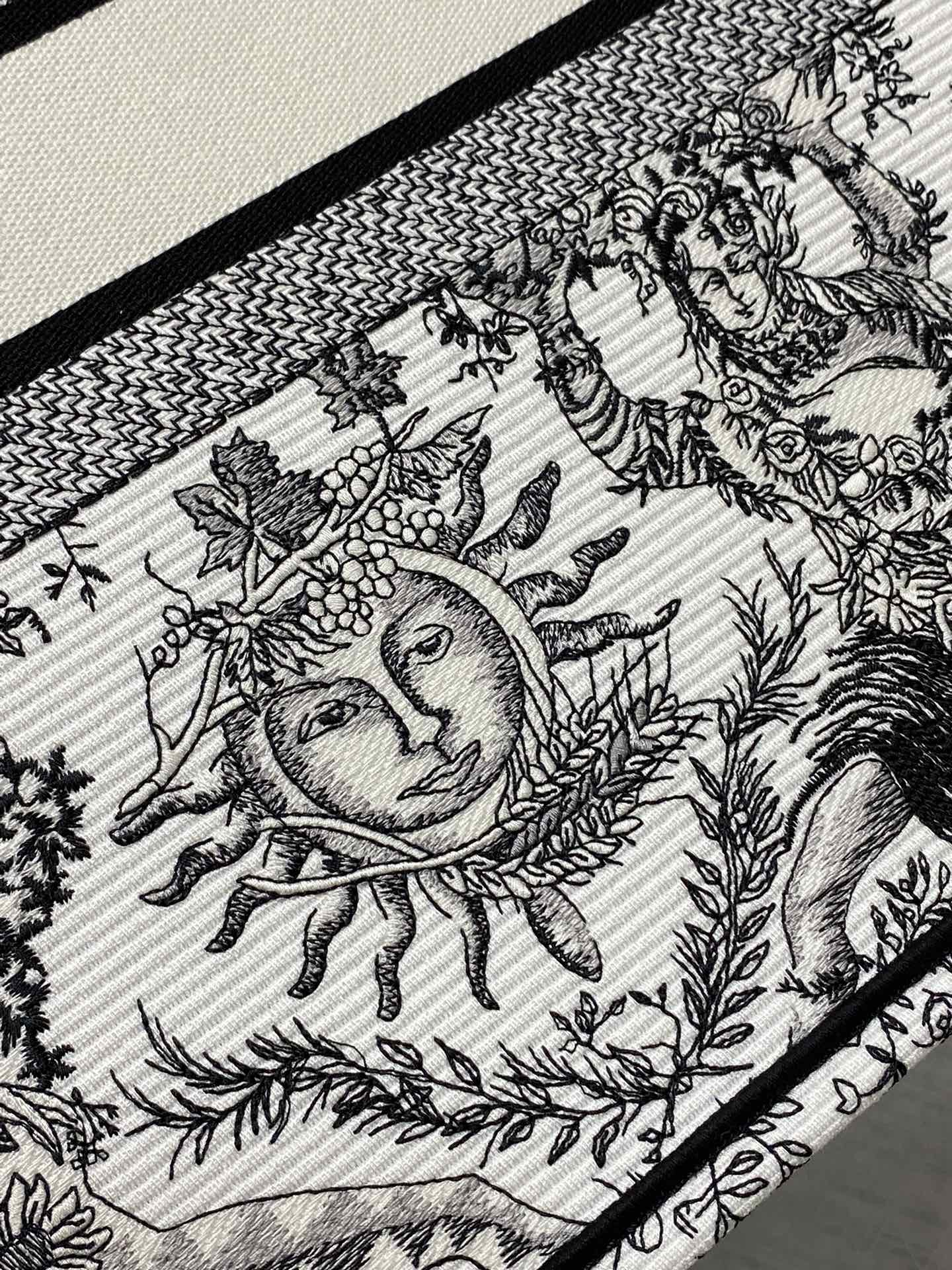 迪D家-2024春夏系列 Book Tote 太陽刺繡 黑白色 大號