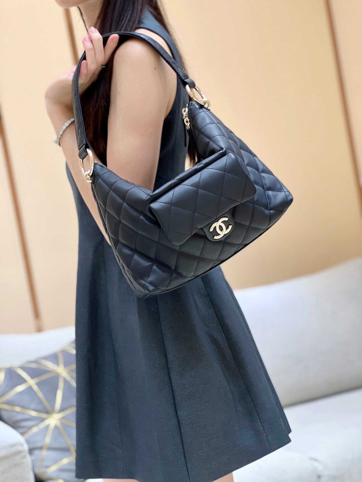 小香家-Chanel Hobo 腋下單肩包 黑色