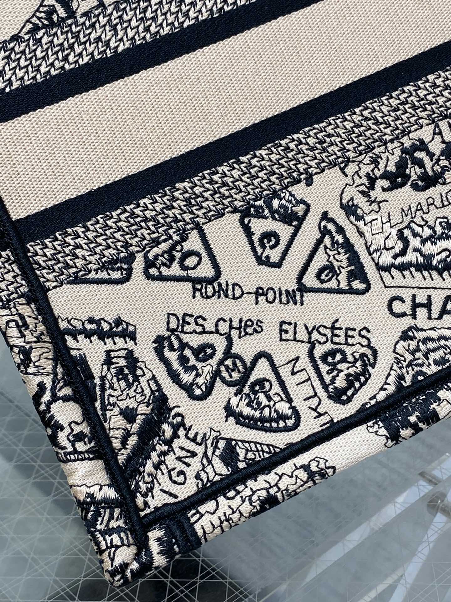 迪D家-Book Tote 2023春夏系列 巴黎地圖刺繡 米白色 小號