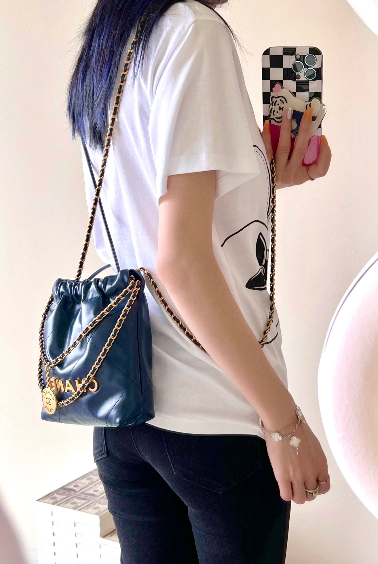小香家-2023春夏新款 22BAG Mini 海軍藍 上身圖