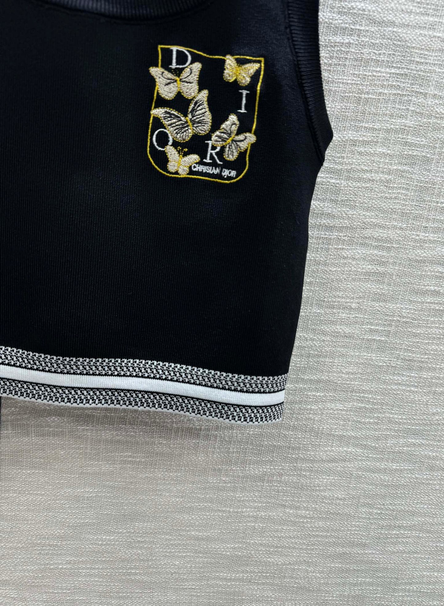 迪D家-2403 刺繡蝴蝶圓領針織背心 黑色