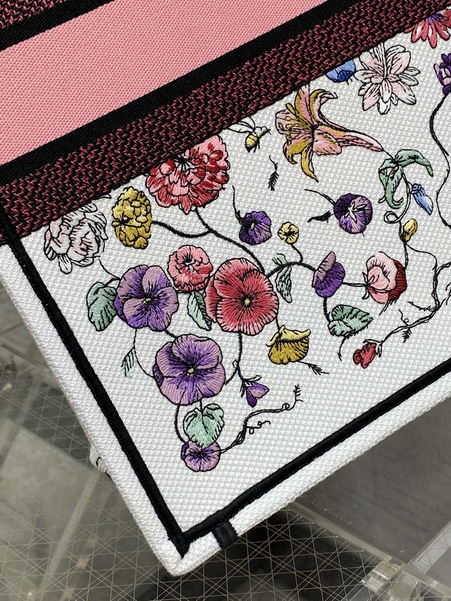 迪D家-Book Tote 2023春夏系列 浪漫花刺繡粉色 大號