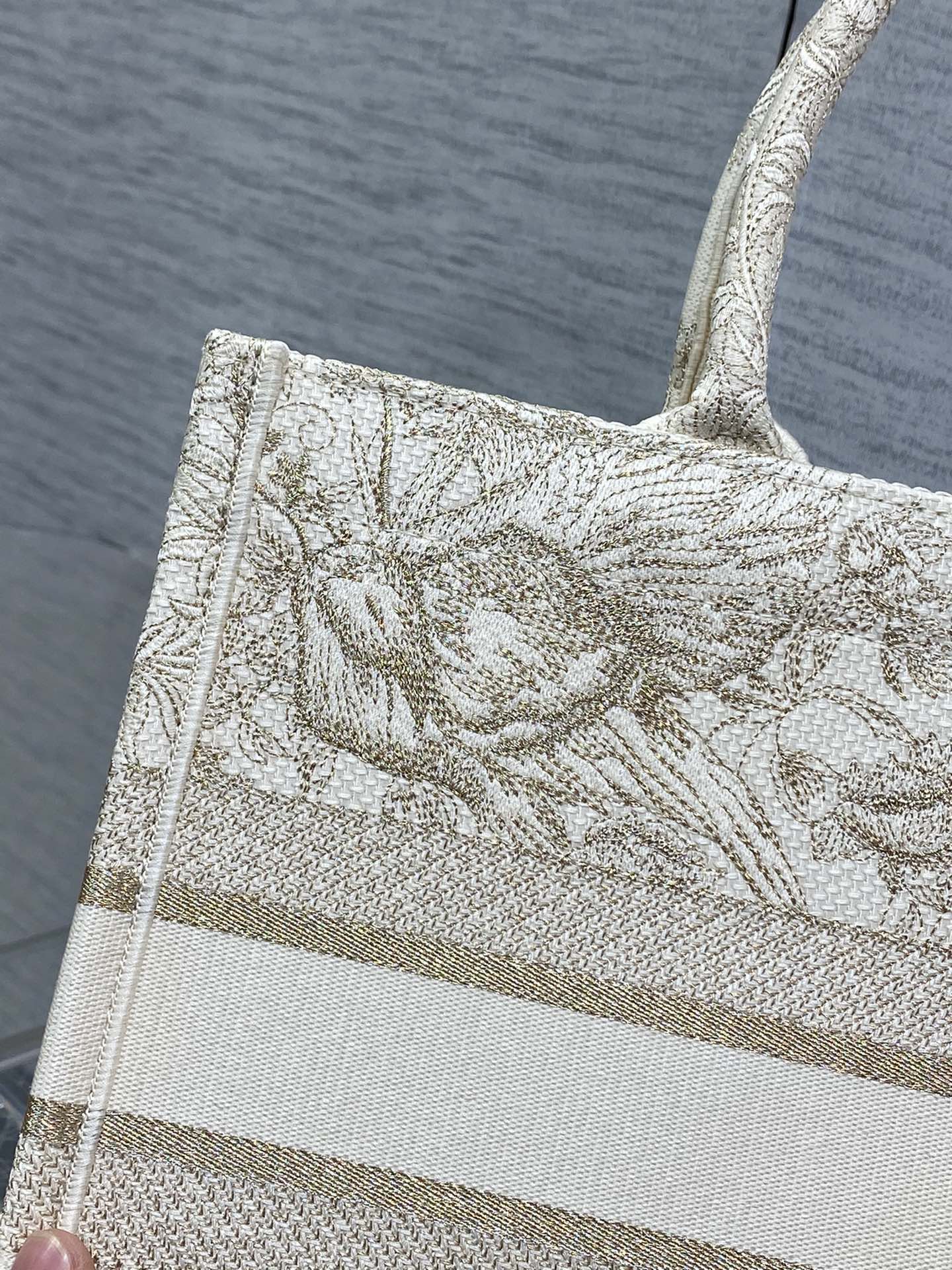 迪D家-BookTote 刺繡手袋 金絲喜鵲冬日花園系列 36x18x28cm