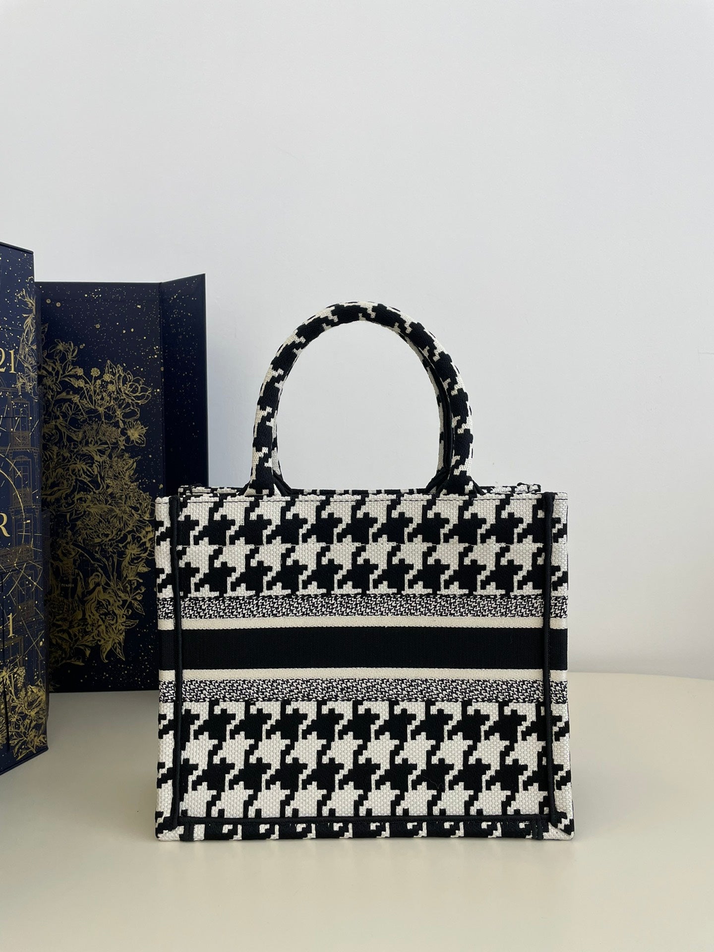 迪D家-最新款 Tote 黑白千鳥格 小號