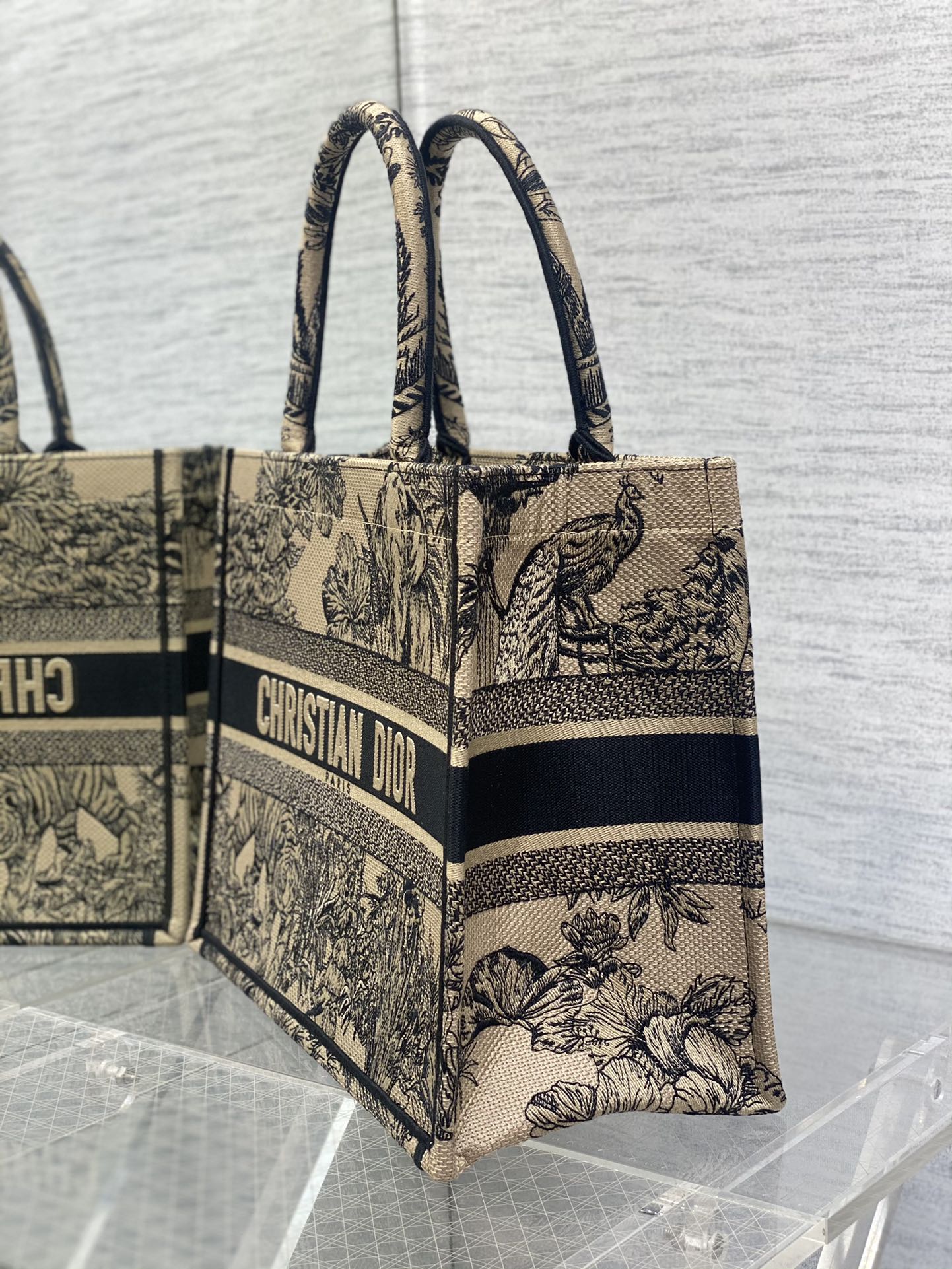 迪D家-Book Tote 2023春夏系列 老虎刺繡 杏色 中號