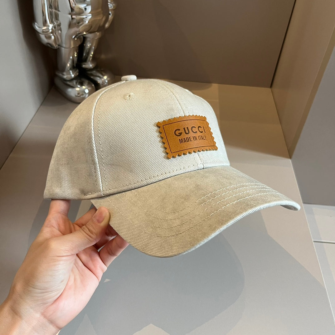 古G家-新款 皮製Logo鴨舌帽 米色