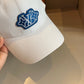 路L家-新款Logo刺繡鴨舌帽 白色
