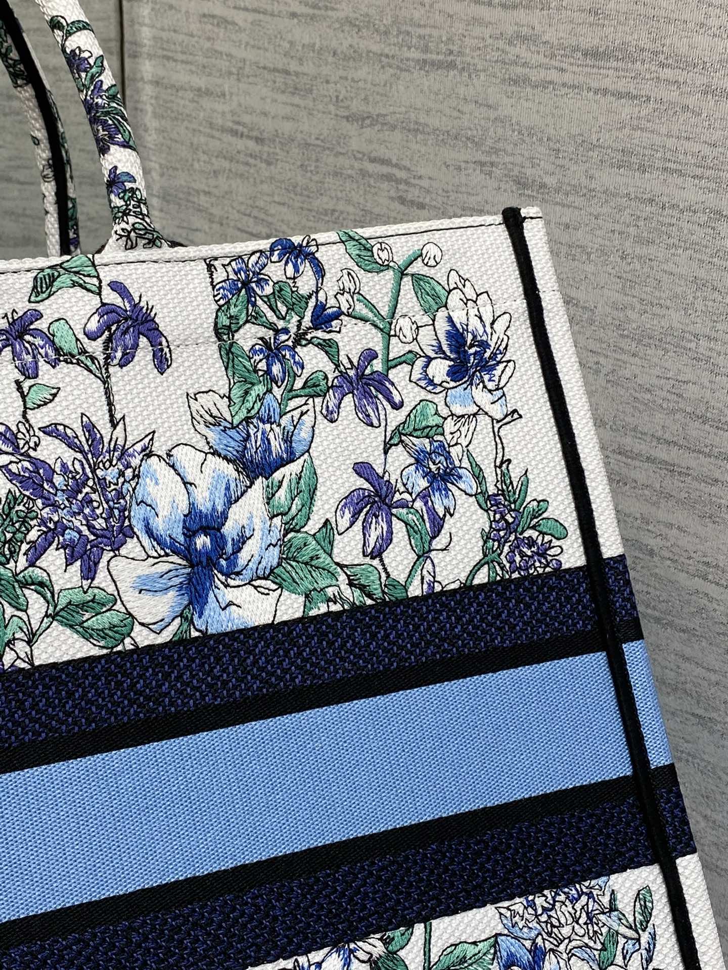 迪D家-Book Tote 2023春夏系列 浪漫花刺繡藍色 大號