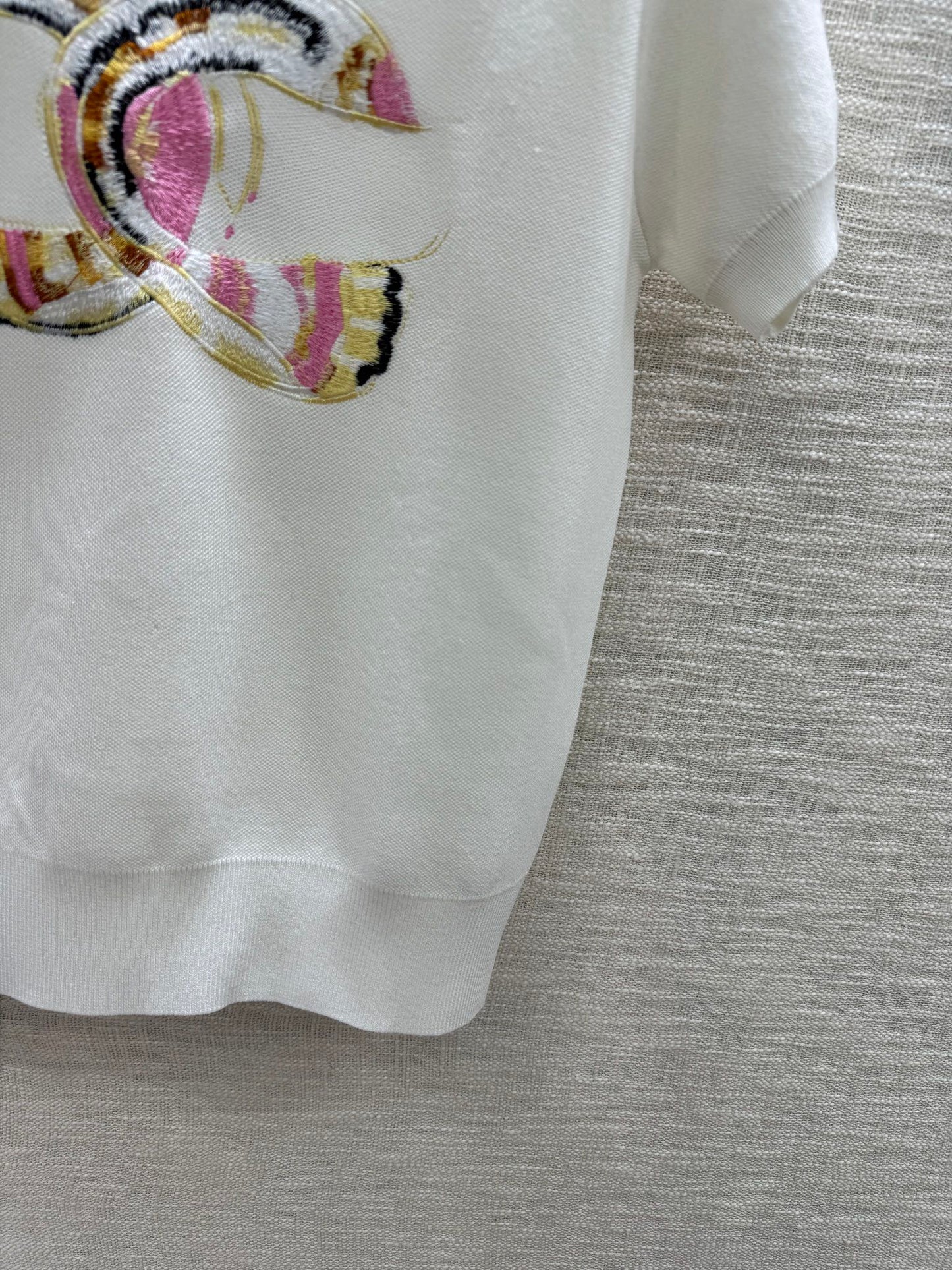 小香家-2403 刺繡針織短袖 白色